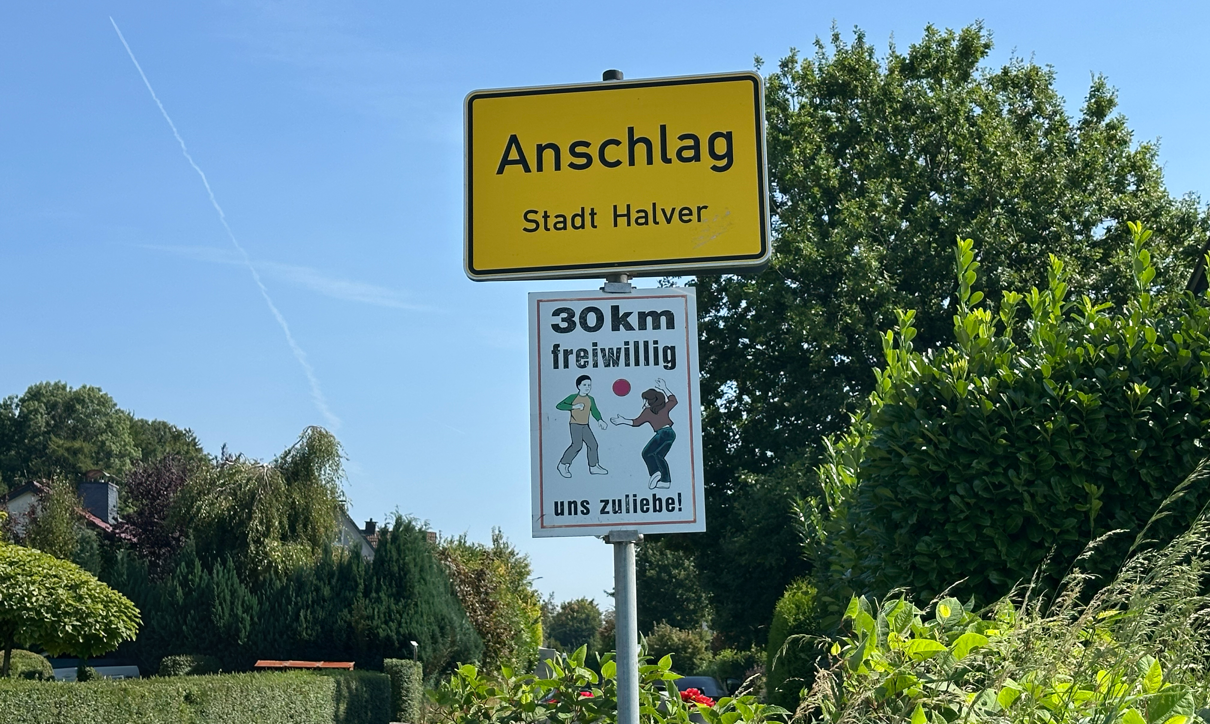 Um freiwillig 30 km/h bitten die Anwohner am Ortseingang. Basierend auf den CDU-Antrag fr Tempo 30 in Anschlag und Hohenplanken, soll Tempo 30 nun sogar noch umfassender in Halver gedacht werden (Foto: CDU Halver)