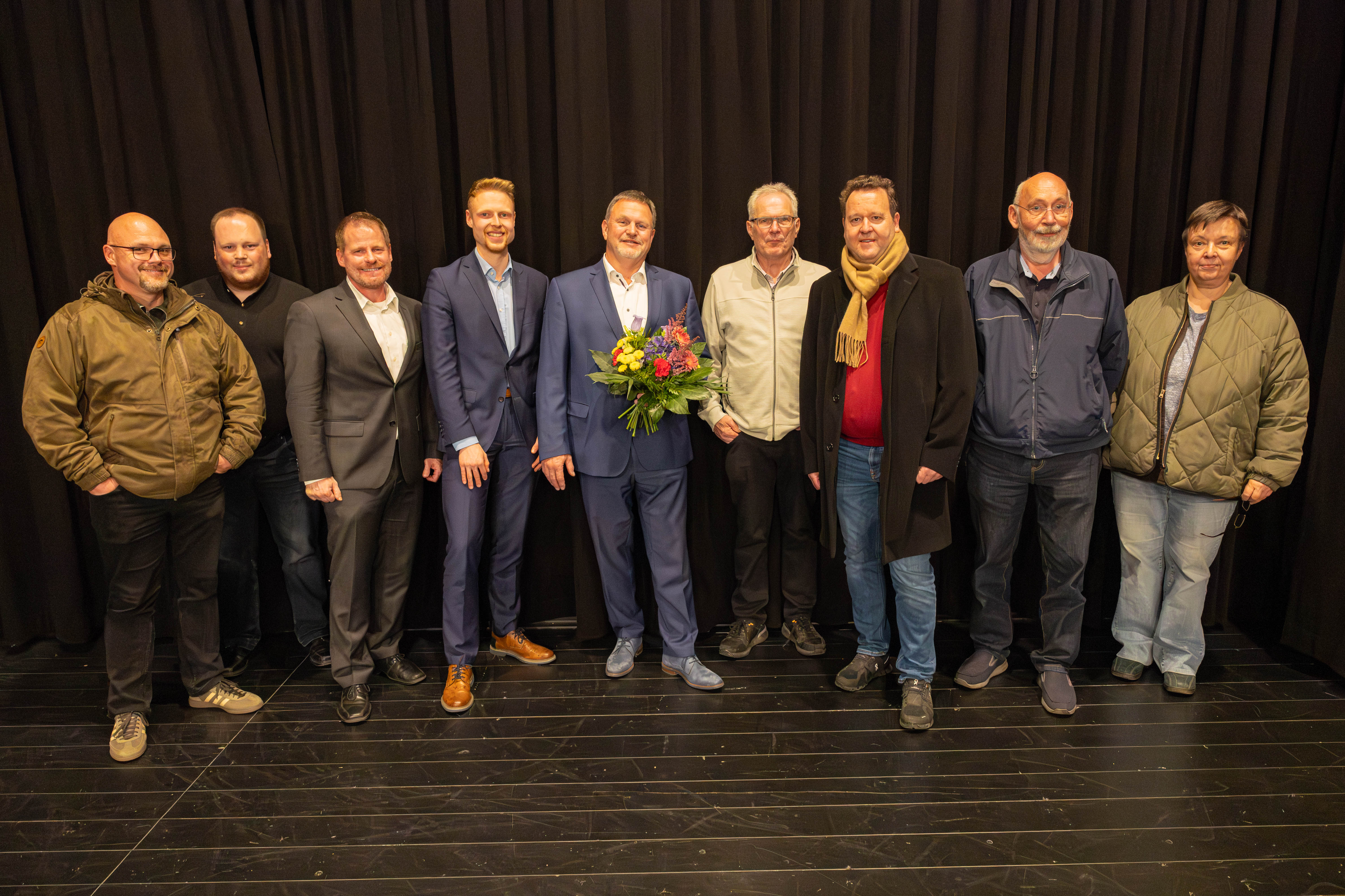 Peter Schrade (Mitte) wurde von der Aufstellungsversammlung zum CDU-Direktkandidat im Wahlkreis 123 gew�hlt (Foto: CDU Halver)
